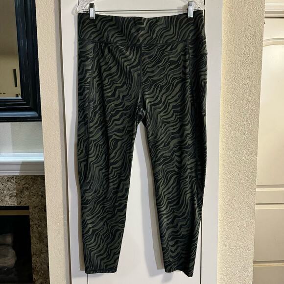 Sweaty Betty Zero Gravity Pocket 7/8 Running Leggings In Green Zebra Print - Picture 3 of 10